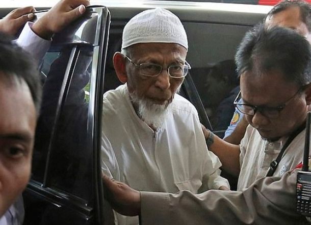Presiden Jokowi akan Bebaskan Ba’asyir di Tiga Bulan Sebelum Pecoblosan, Kenapa?