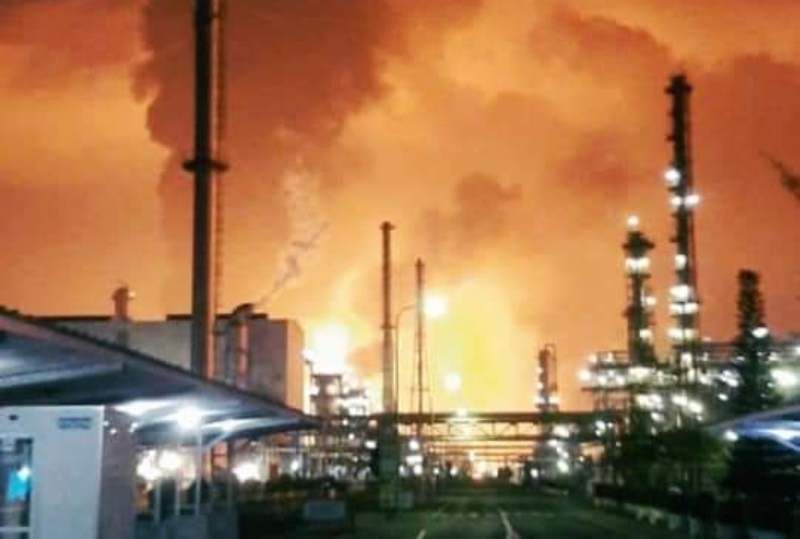 Kebakaran Kilang Minyak Pertamina di Balongan, 20 Orang Dibawa ke RS 