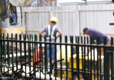 Pengerjaan Proyek IPAL Sisakan Jalan-jalan Rusak, PT HK Dinilai Tidak Bertanggung Jawab