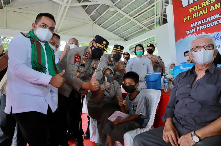 Bupati Pelalawan Sambut Kunjungan Kapolda Riau Meninjau Vaksinasi Massal di PT RAPP