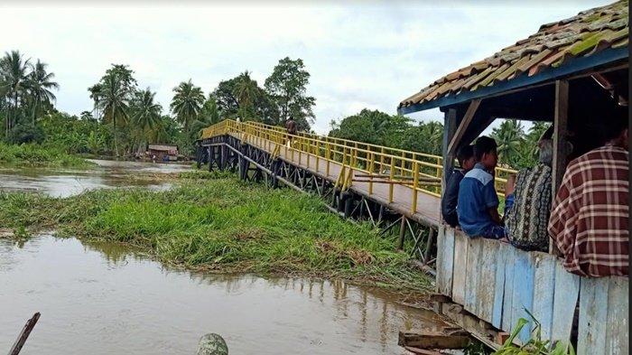 Jembatan Roboh, Aktivitas 88 KK di Pangkalan Gondai Terganggu