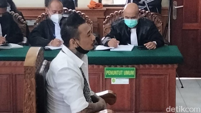 Jerinx Divonis 1 Tahun 2 Bulan Penjara di Kasus 