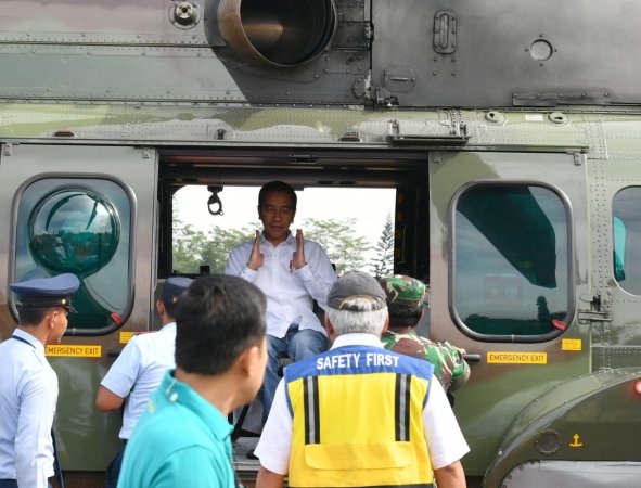 Presiden Jokowi Pantau Lokasi Bencana Tsunami Anyer