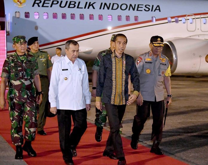 Kedatangan Jokowi di Riau disambut kemunculan puluhan titik panas