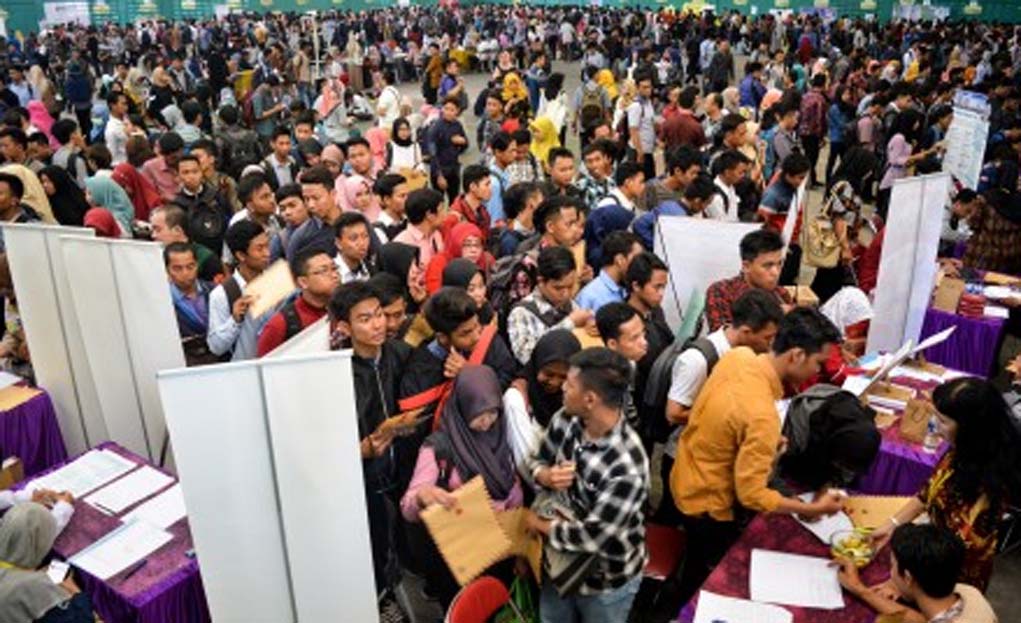Jokowi Sebut Pengangguran Hampir 10 Juta Akibat Covid-19
