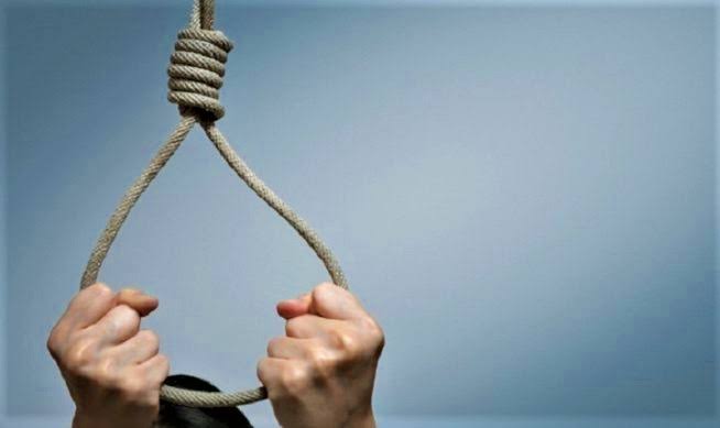 Pria di Penyasawan Tewas Gantung Diri di Pohon Karet