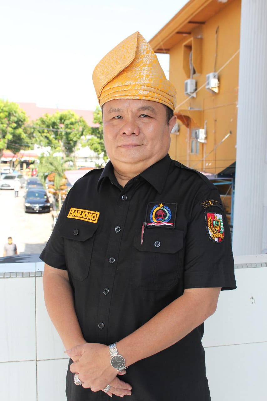 Bentuk Apresiasi, DPD LPM Pekanbaru Beri Pin Emas Pada 5 Pembina