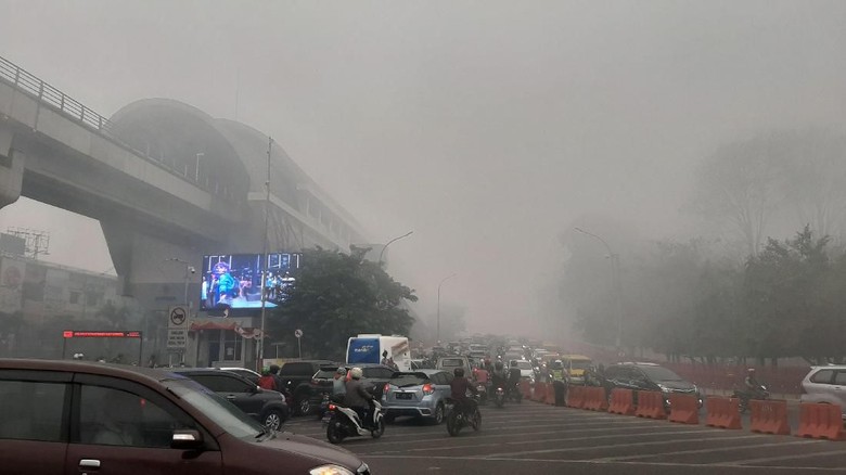 Kabut Asap Terparah Pagi Ini di Palembang, Jarak Pandang Kurang dari 50 Meter