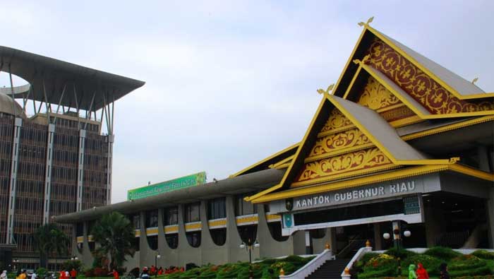 Gubri Lantik 10 Kepala OPD dan 18 Pejabat Eselon III