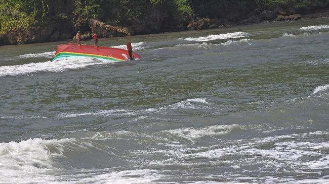 Tim SAR temukan anak hilang korban kapal tenggelam di Riau