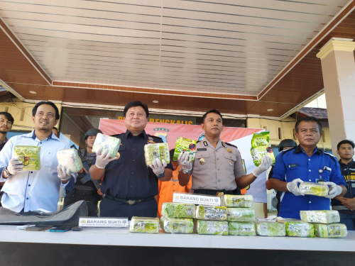 Polres Bengkalis Tangkap Kurir Bawa 19 Kg Sabu