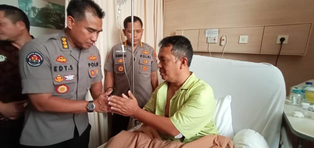 Cerita Kapolsek Menes Kena 5 Tusukan saat Lindungi Wiranto