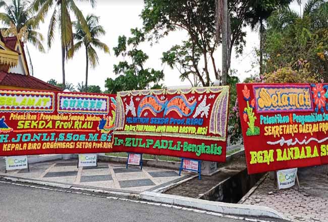 Pelantikan Sekdaprov, Banyak Ucapan Papan Tanpa Nama Pejabat Dilantik