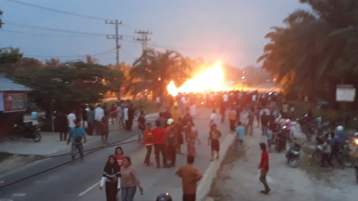 Arus Lalu Lintas Duri Pekanbaru Sudah Lancar Pasca Kebakaran Pipa Gas Berhasil Dipadamkan