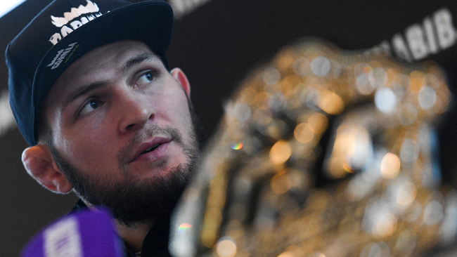 Khabib Pensiun Paling Lambat Umur 34 Tahun