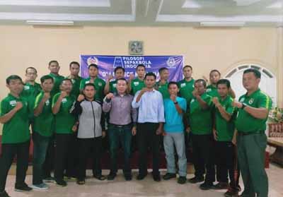 Ketua KONI Rohul Tutup Pelatihan Pelatih D Lisensi Nasional Sepak Bola