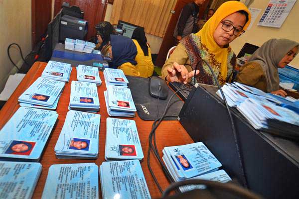 Sehari Jelang Pilkada, 351 Ribu Pemilih Belum Rekam e-KTP 