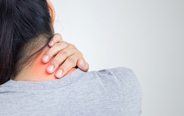 Hati-Hati, Kebiasaan Bunyikan Leher Bisa Sebabkan Stroke