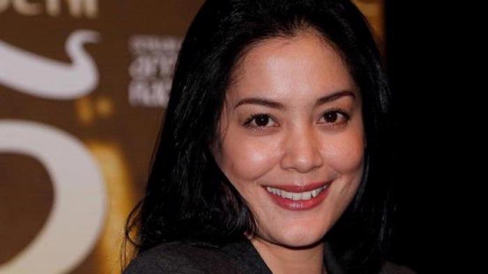 Dilamar Sang Kekasih, Lulu Tubing Minta Doa Terbaik