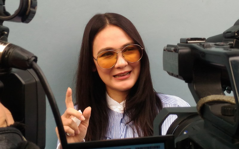 Luna Maya Memilih Diam Soal Kisah Cintanya