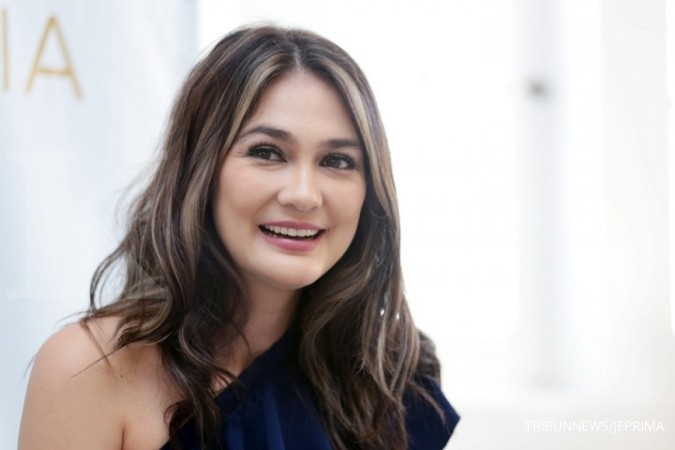 Ulang Tahun ke-36, Luna Maya Upload Foto Masa Kecil yang Super Cute