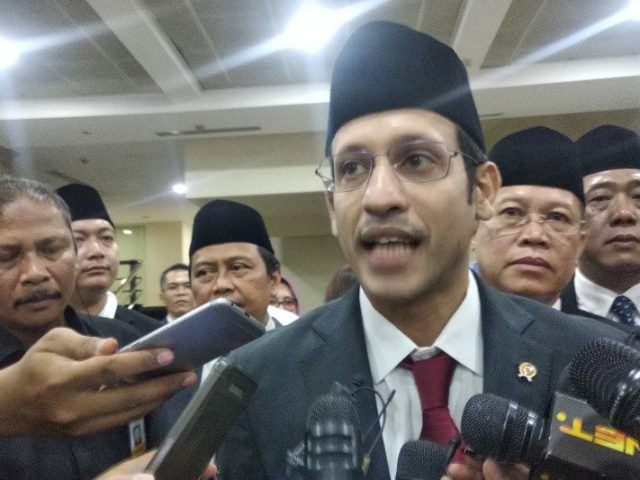 Menteri Nadiem Keluarkan Aturan Gaji Guru Honorer