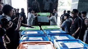 Zikir dan Doa Bergema di Aksi Damai Kawal Sidang MK