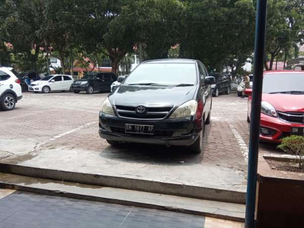 Satpol PP Pekanbaru Jemput Mobil Dinas di Kediaman Afrizal DS