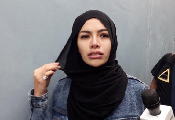 Nikita Mirzani Dilaporkan ke Polisi Gara-gara Ancam Koki Cantik