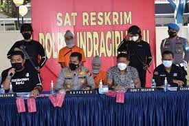 Rampok Â Uang Rp 303 Juta, Â Dua Warga Sumsel Dibekuk Tim Buser Polres Inhu