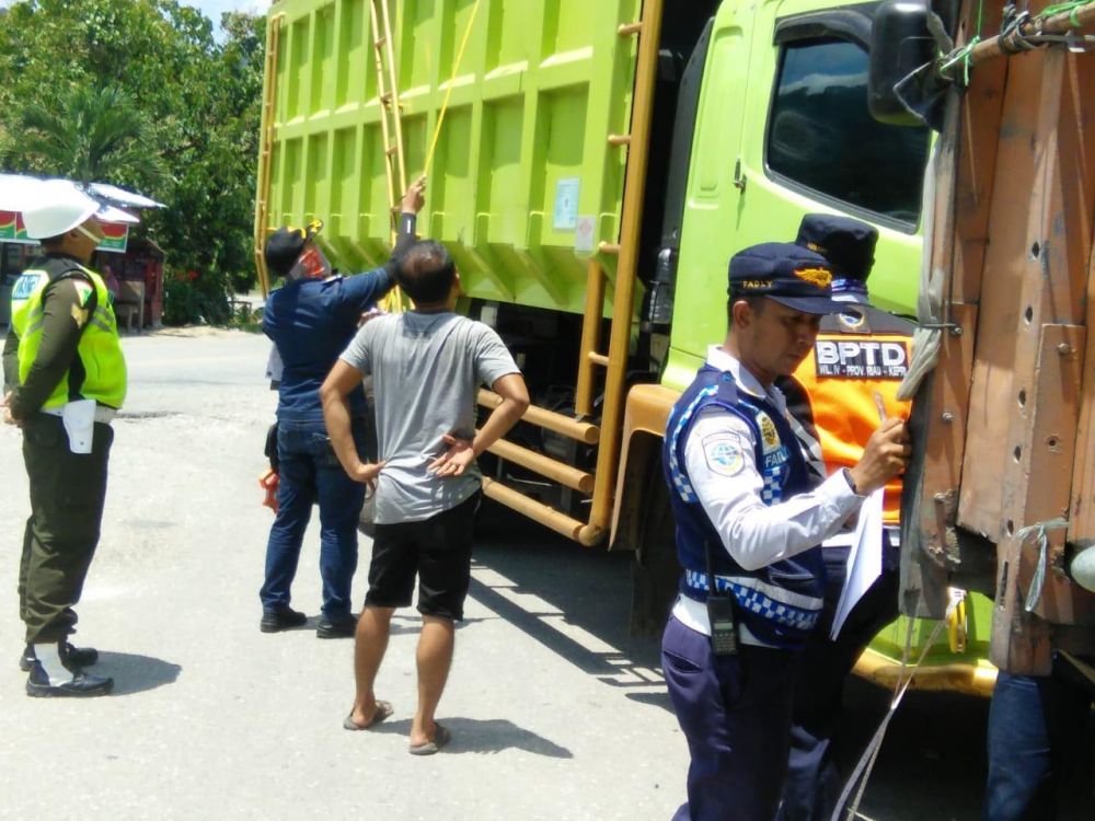 Dishub Riau Tilang 101 Truk ODOL