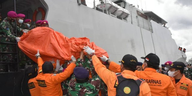 6 Korban SJ 182 Teridentifikasi, CVR Black Box Masih Dicari 