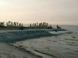 Peringati Hari Sampah, DLH Bengkalis dan Masyarakat Bersihkan Pantai Selatbaru