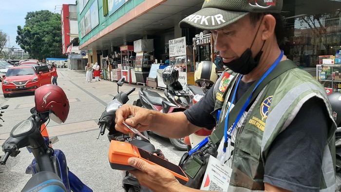 Dimulai Hari ini, Pemko Terapkan Pembayaran Parkir Non Tunai di Sejumlah Titik
