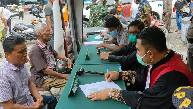 Sidang di Tempat Diberlakukan bagi Pelanggar Prokes di Riau