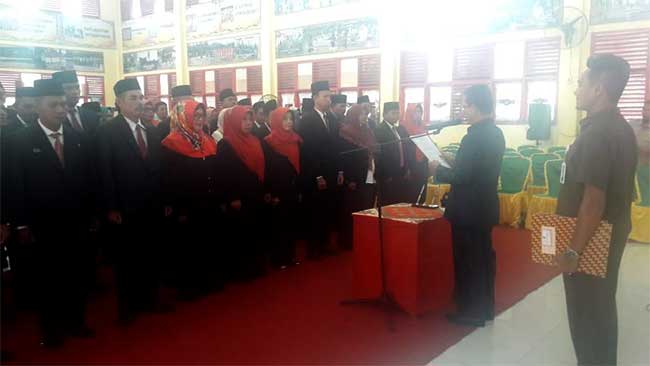 Sekda Kuansing Lantik 37 Kepsek dan 12 Pejabat P2UPD