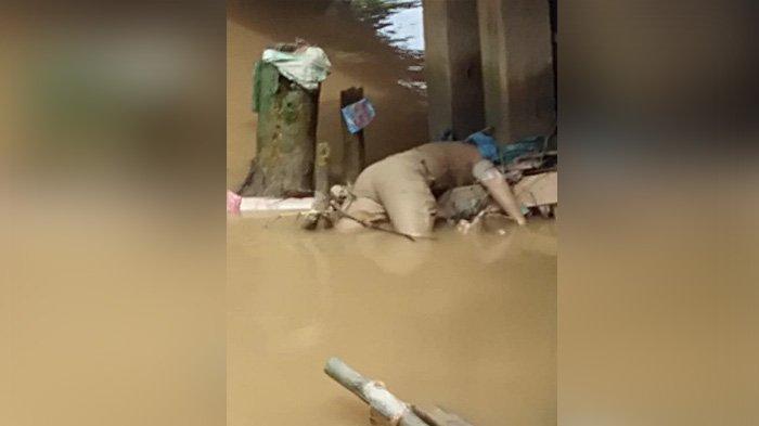 Geger, Warga Temukan Mayat Membengkak di bawah Jembatan Jondul