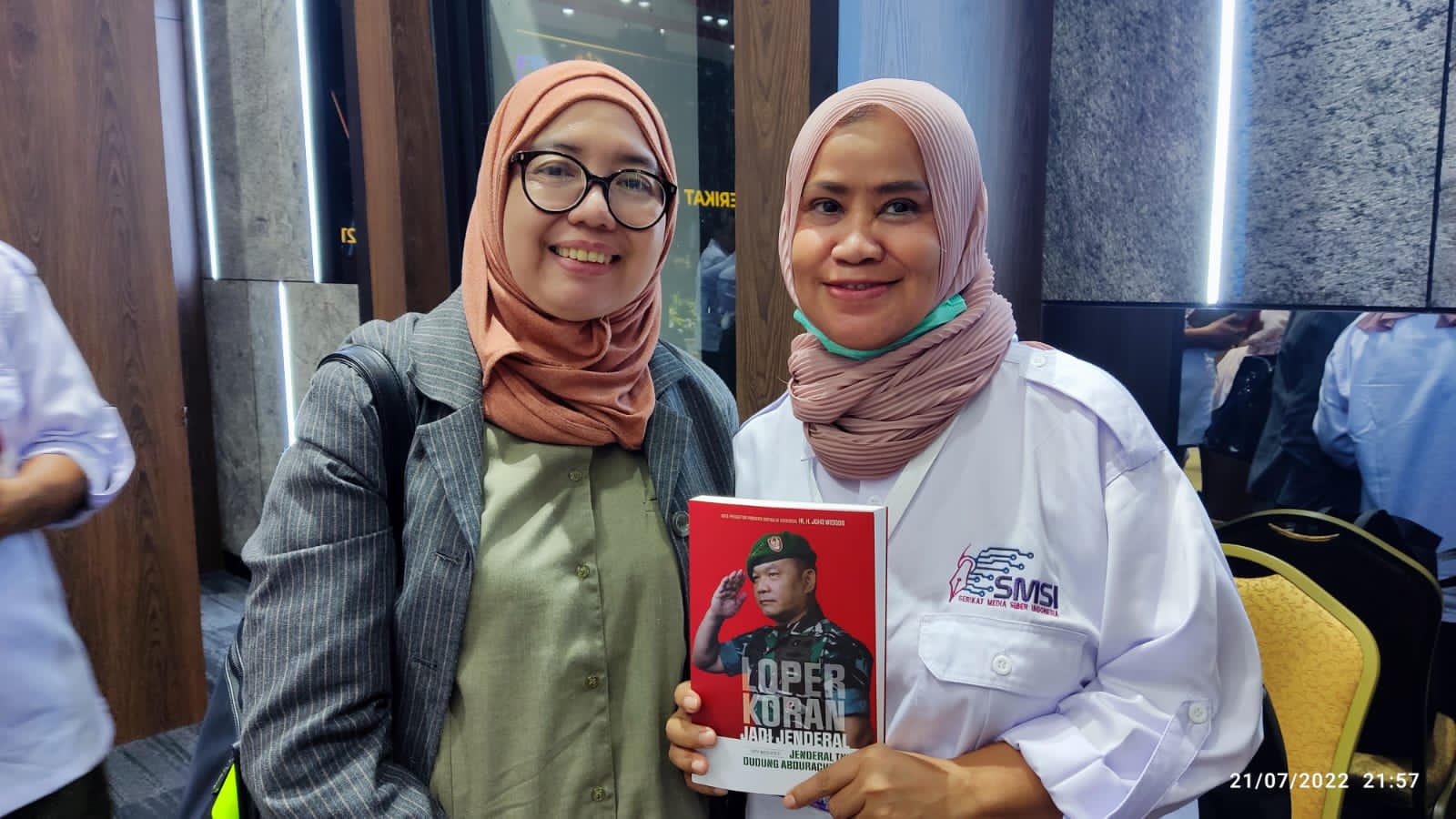 Bedah Buku â€œLoper Koran Jadi Jenderalâ€, Dudung Sang  Inspiratif: Teduh Namun Tegas Â 