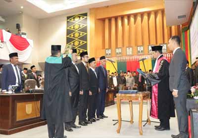 Hari Kesaktian Pancasila, Pimpinan Defenitif DPRD Pekanbaru Dilantik