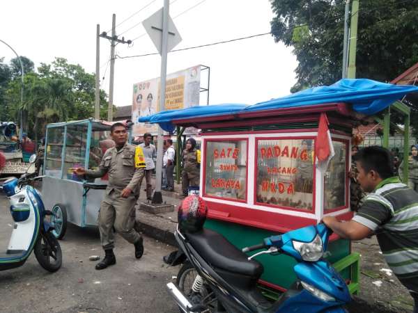 PKL Jalan Teratai Diberi Waktu Seminggu Urus Administrasi