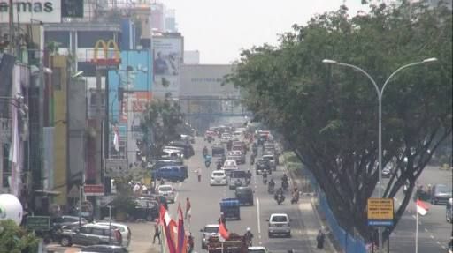 Pekanbaru Diselimuti Asap Kiriman
