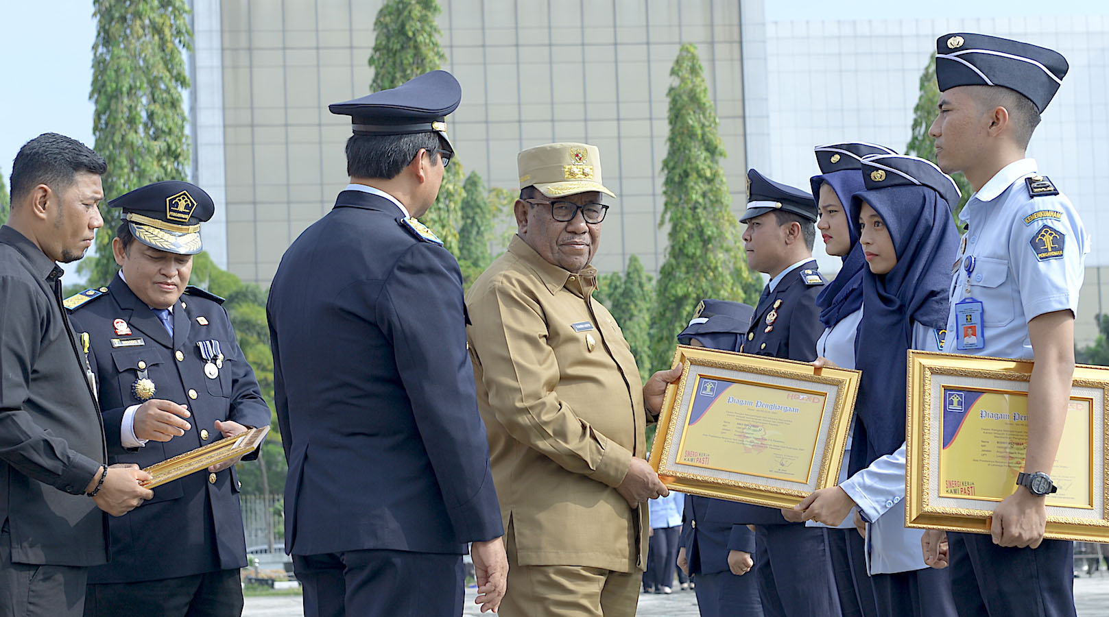 Plt Gubri Harapkan Kerjasama Manager Baru PLN Area Pekanbaru untuk Riau Terang