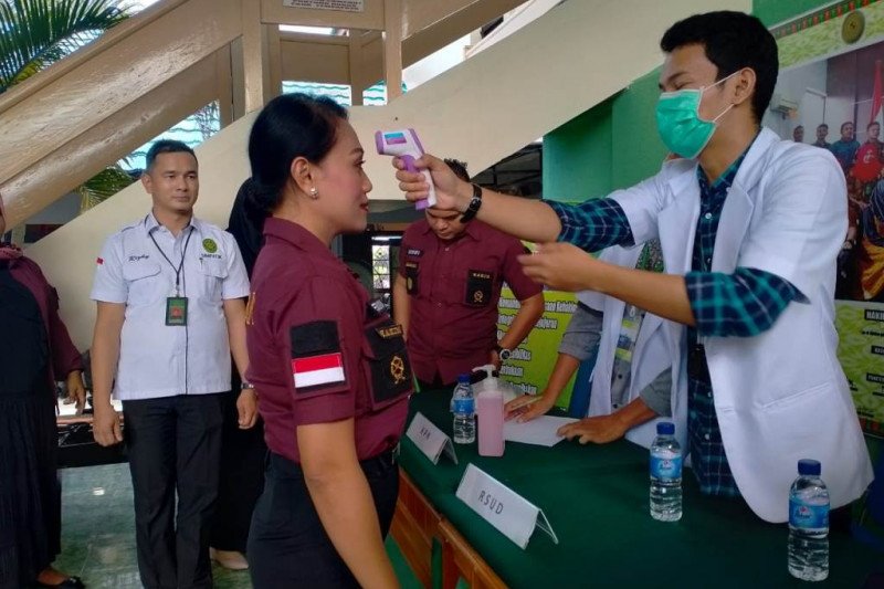 Antisipasi Corona, Pegawai PN Bengkalis Cek Suhu Tubuh