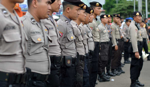 Kapolres Kembali Berangkatkan Dua Personelnya Umroh