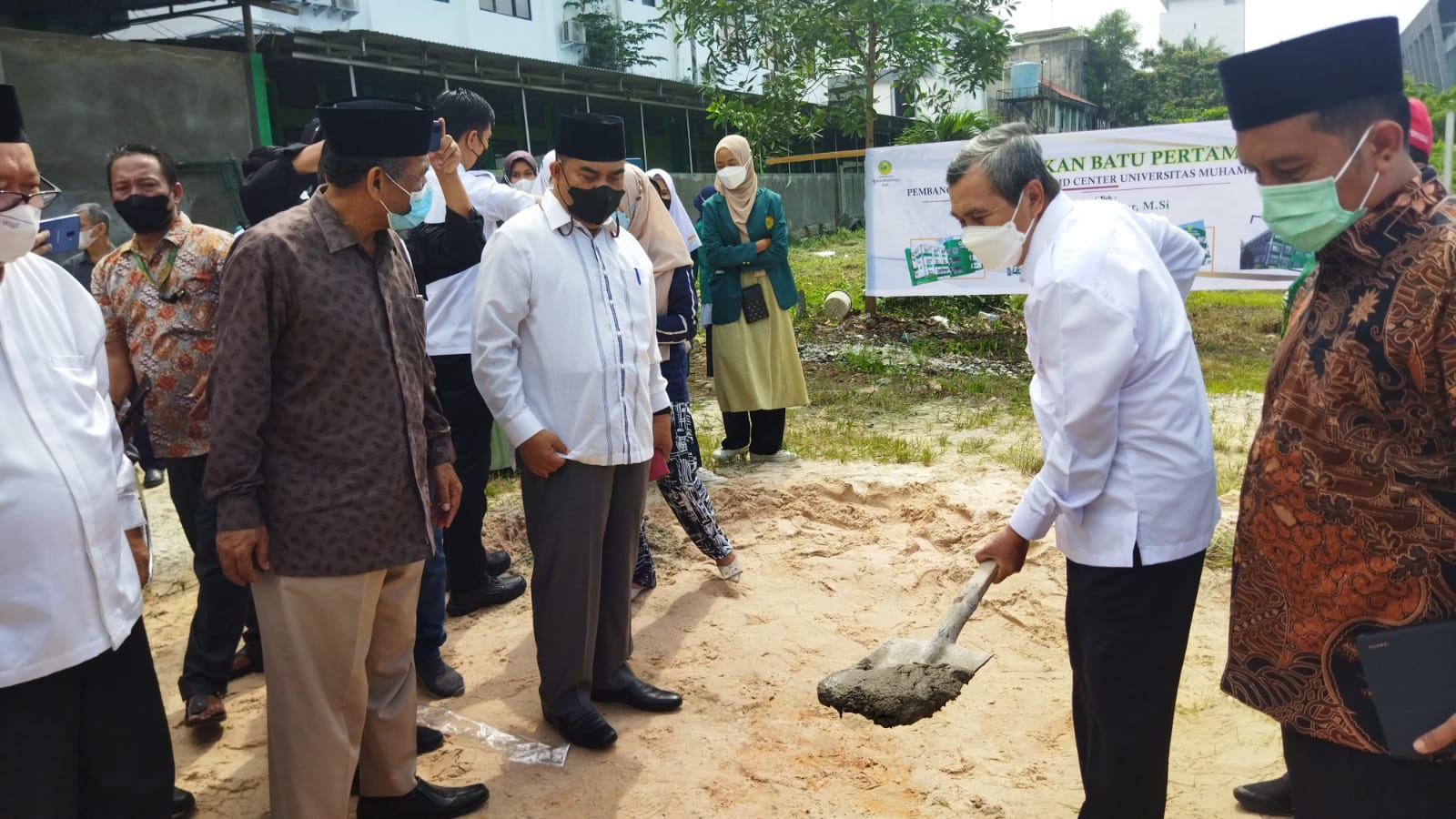 Gubri Hadiri Peletakan Batu Pertama Gedung Tajdid Center UMRI