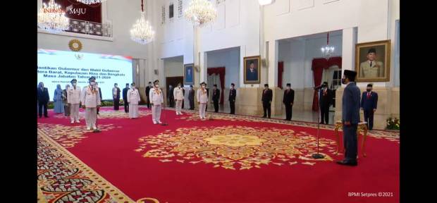 Jokowi Resmi Lantik Gubernur Sumatera Barat