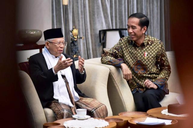 Jokowi dan Maruf Amin Bayar Zakat Lewat Baznas Secara Online