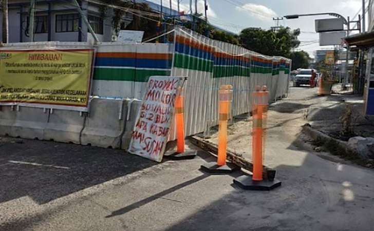 Jalan Dibongkar Lagi, Warga Resah. Proyek IPAL Pakai Nama PDAM?
