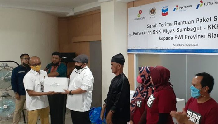 SKK Migas dan KKKS Bantu Paket Sembako Untuk Wartawan