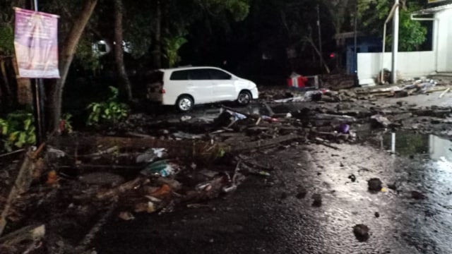 Gelobang Tsunami dan Dentuman Krakatau buat Warga Anyer Panik
